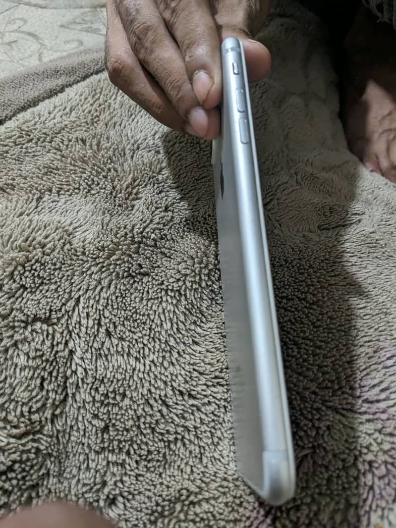 Apple iPhone 7 Plus 6