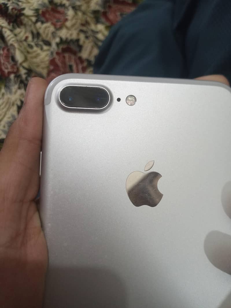 Apple iPhone 7 Plus 0