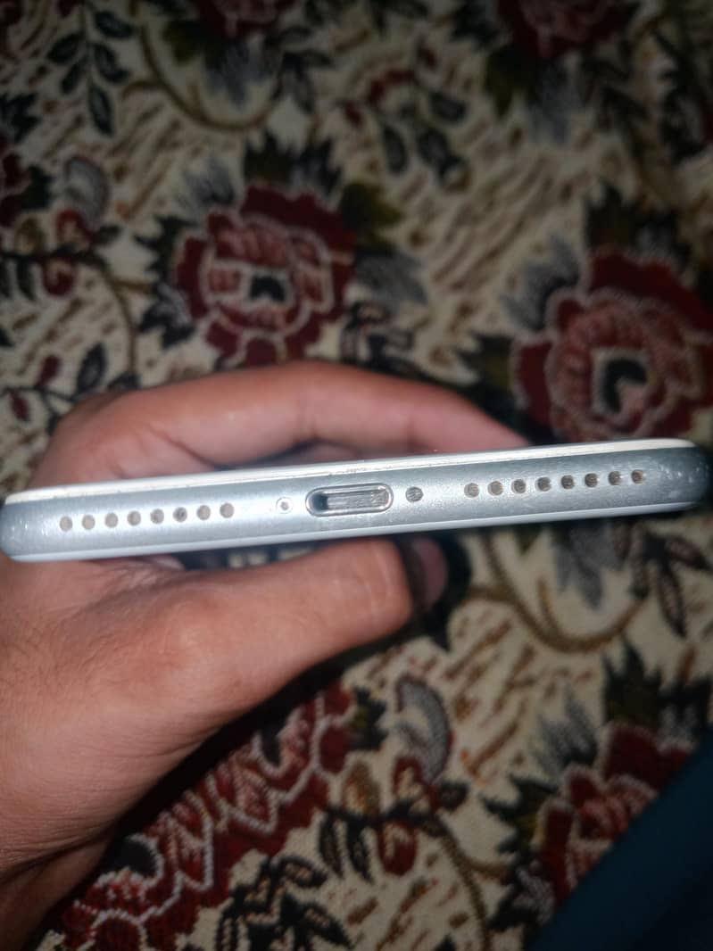 Apple iPhone 7 Plus 3