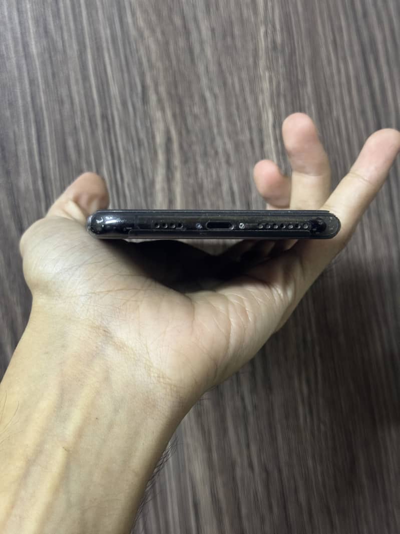 Apple iPhone XS Max 1