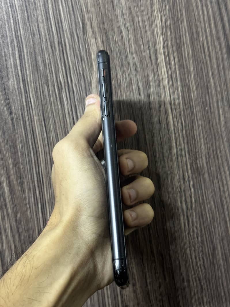 Apple iPhone XS Max 4