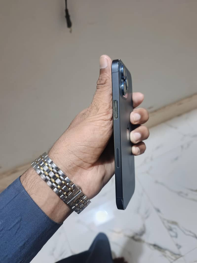 Apple iPhone 12 Pro Max 3