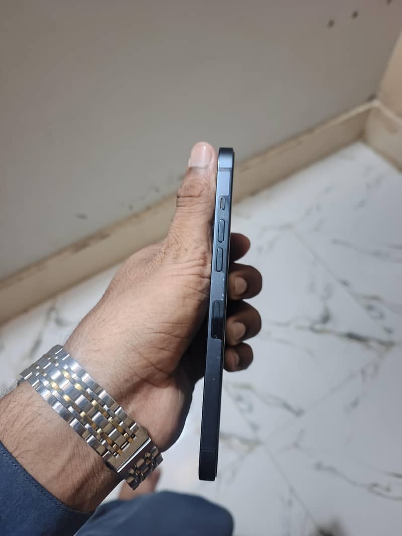 Apple iPhone 12 Pro Max 4