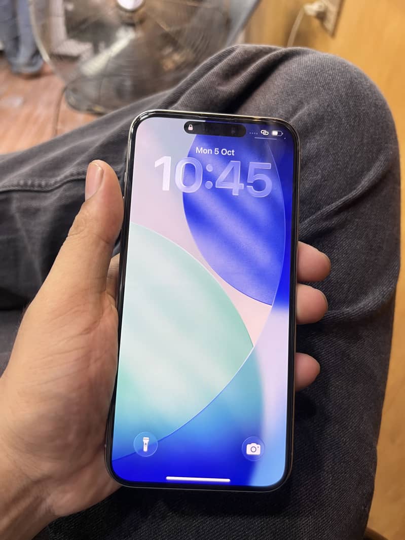 Apple iPhone 15 Pro Max 1