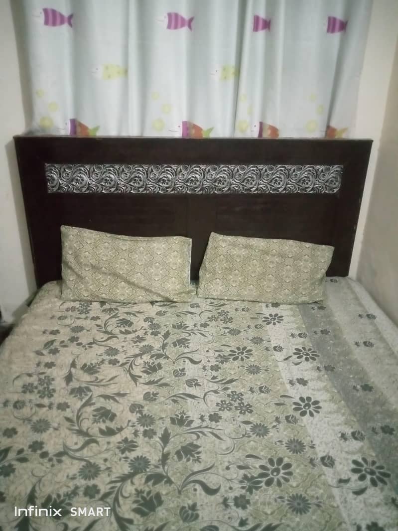 double bed with side tables 0