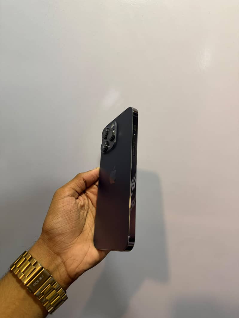 Apple iPhone 14 Pro Max 1