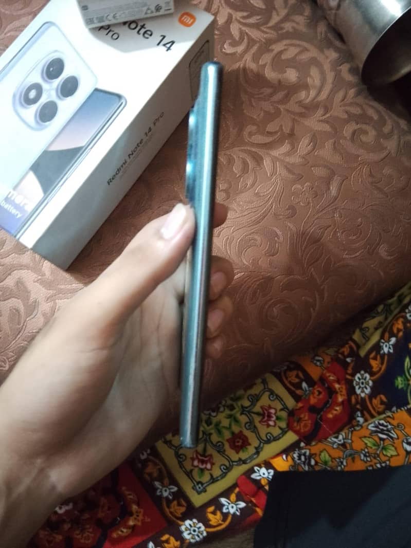 Xiaomi Redmi Note 14 Pro 1