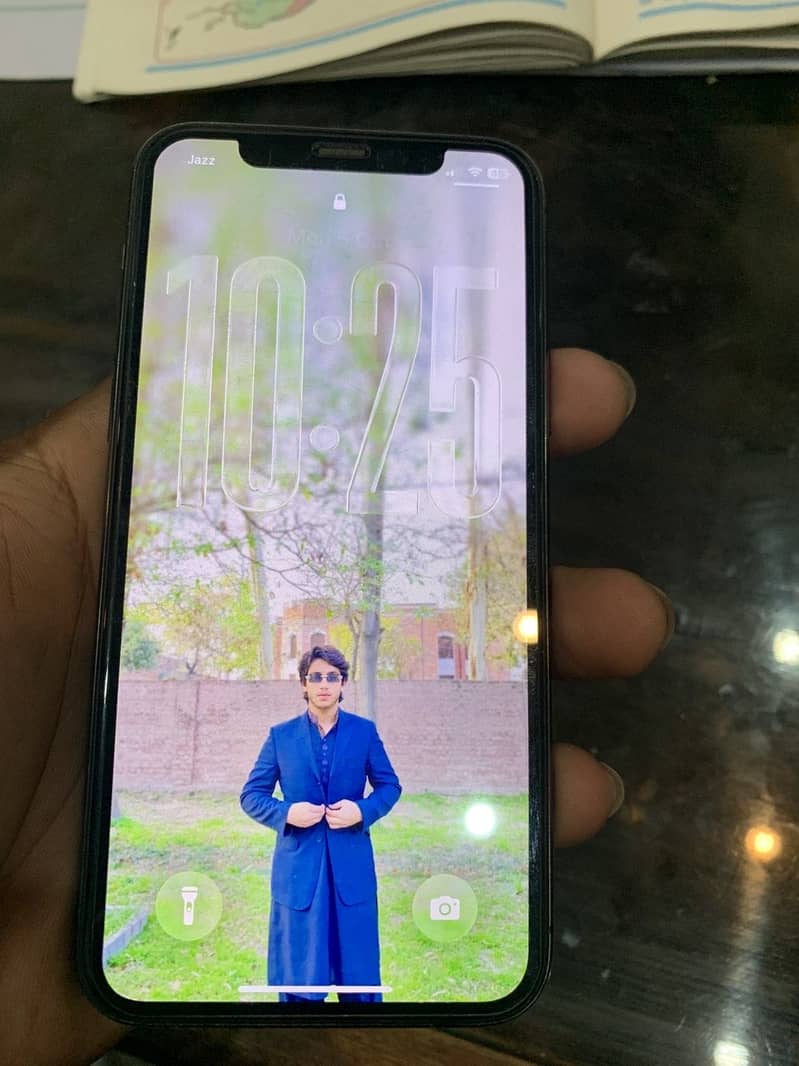 Apple iPhone 11 Pro 1