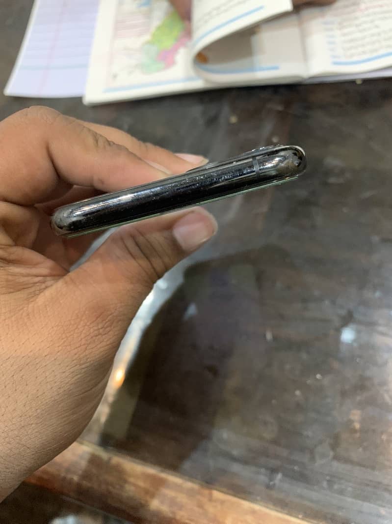 Apple iPhone 11 Pro 5