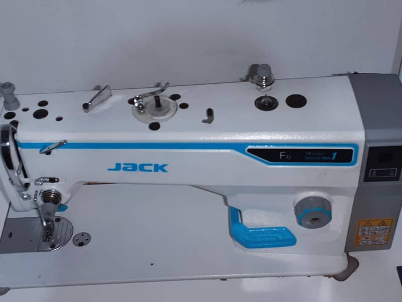 JACK F6 SEWING MACHINE 1