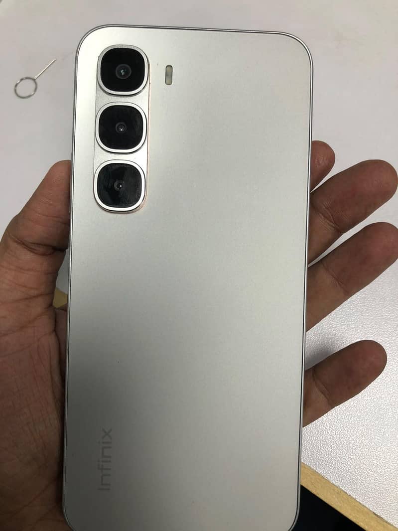 Infinix Hot 60 Pro 1