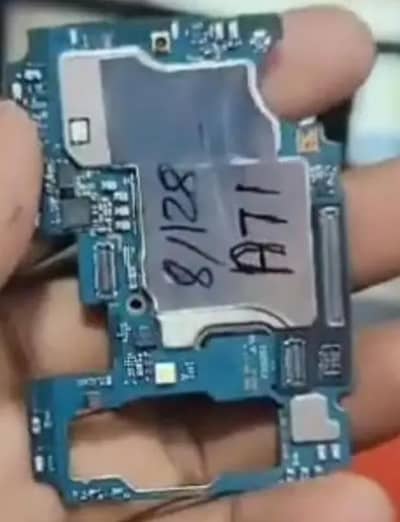 Samsung Mobile A71 8Ram 128GB Memory