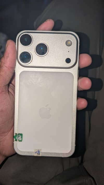 Apple iPhone XR convert into 17 pro