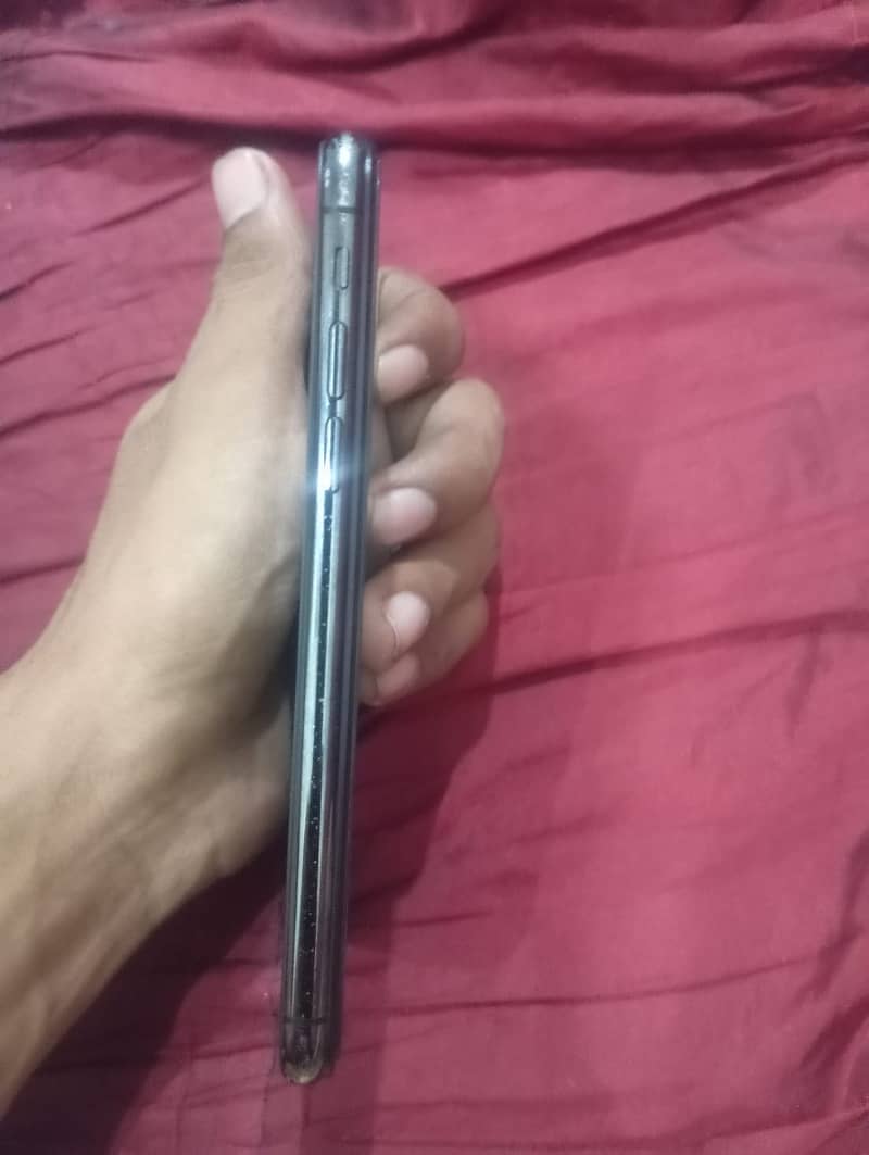 Apple iPhone X 5