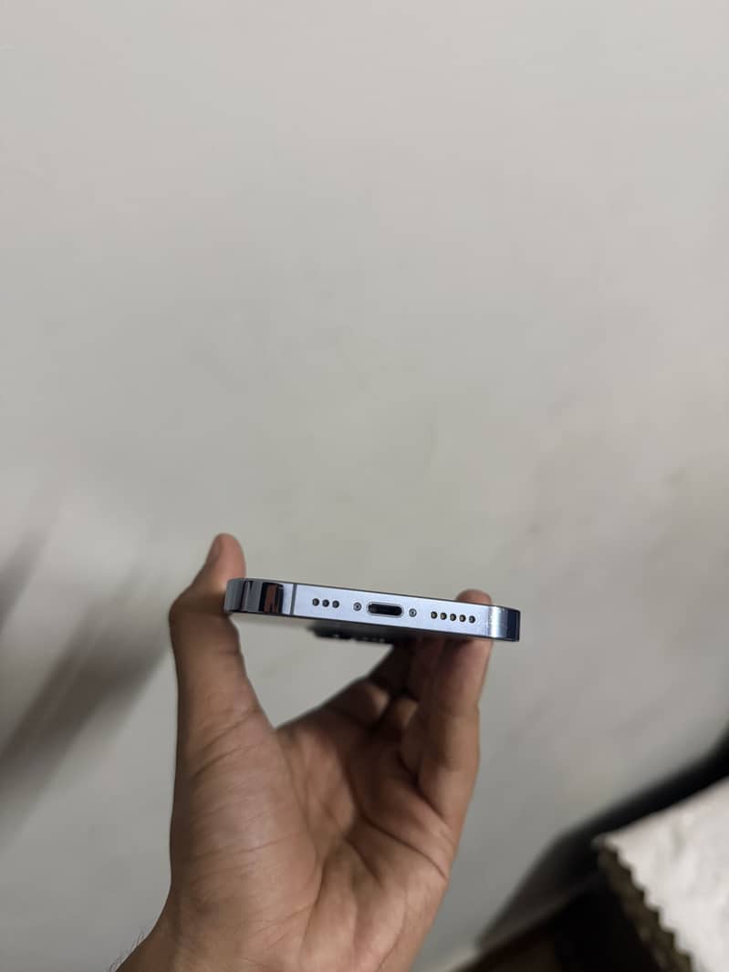 Apple iPhone 13 Pro 2