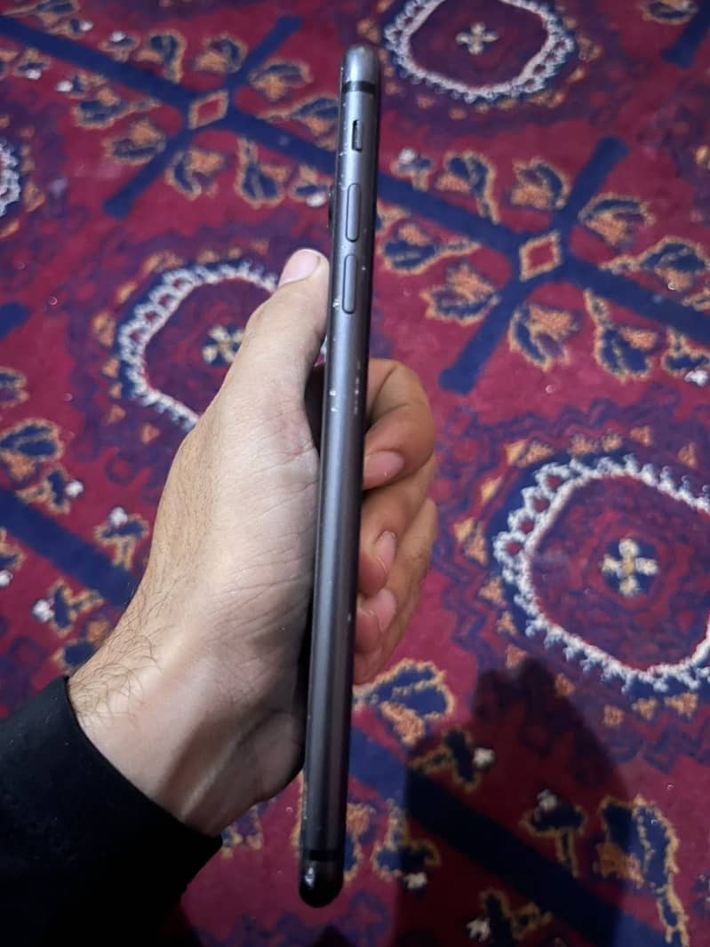 Apple iPhone 8 Plus 2