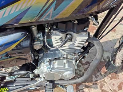 honda 125 less use Excellent condition like new  only 4700 km running