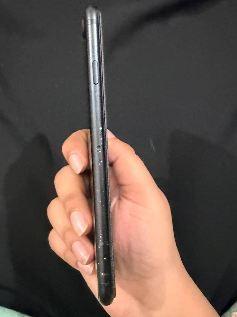 Apple iPhone 7 4