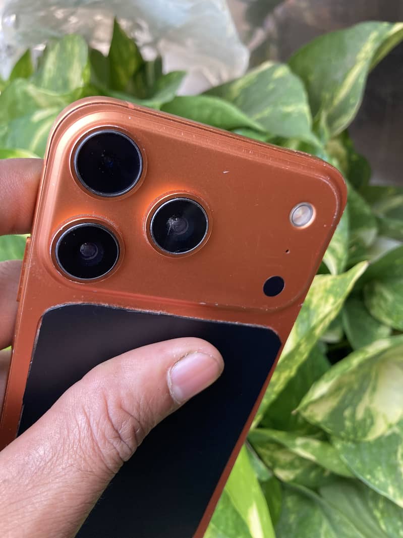 IPHONE XR… 3