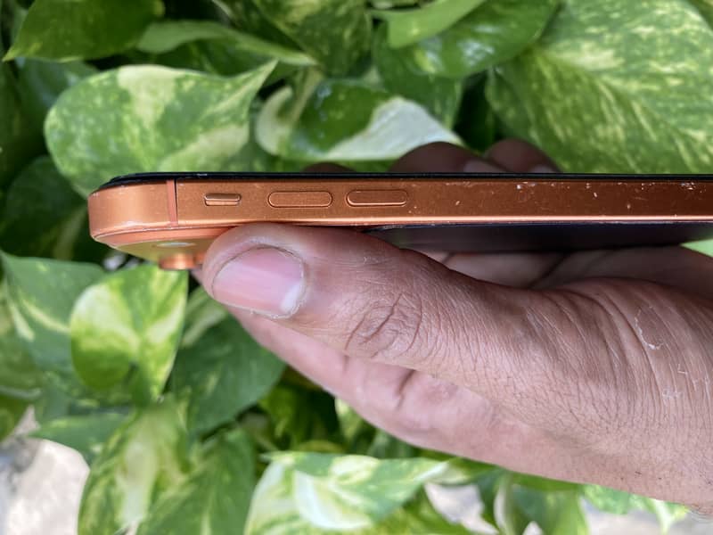 IPHONE XR… 7