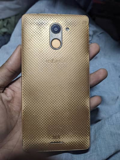 Infinix Hot 4