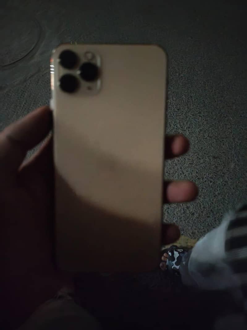 Apple iPhone 11 Pro Max 3