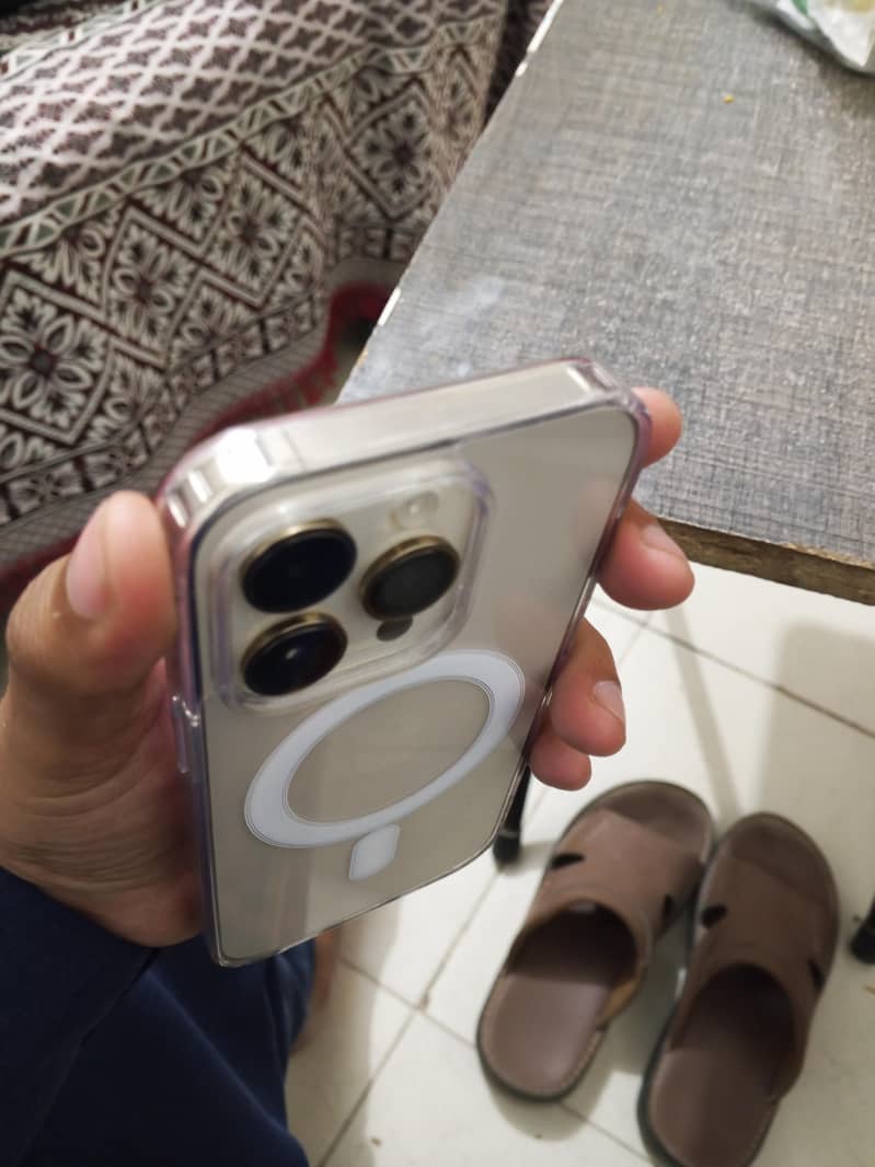 Apple iPhone 14 Pro 2