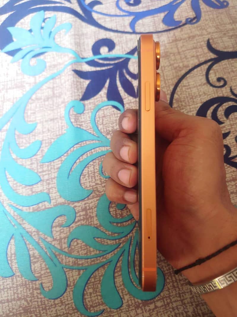 Apple iPhone XR 4