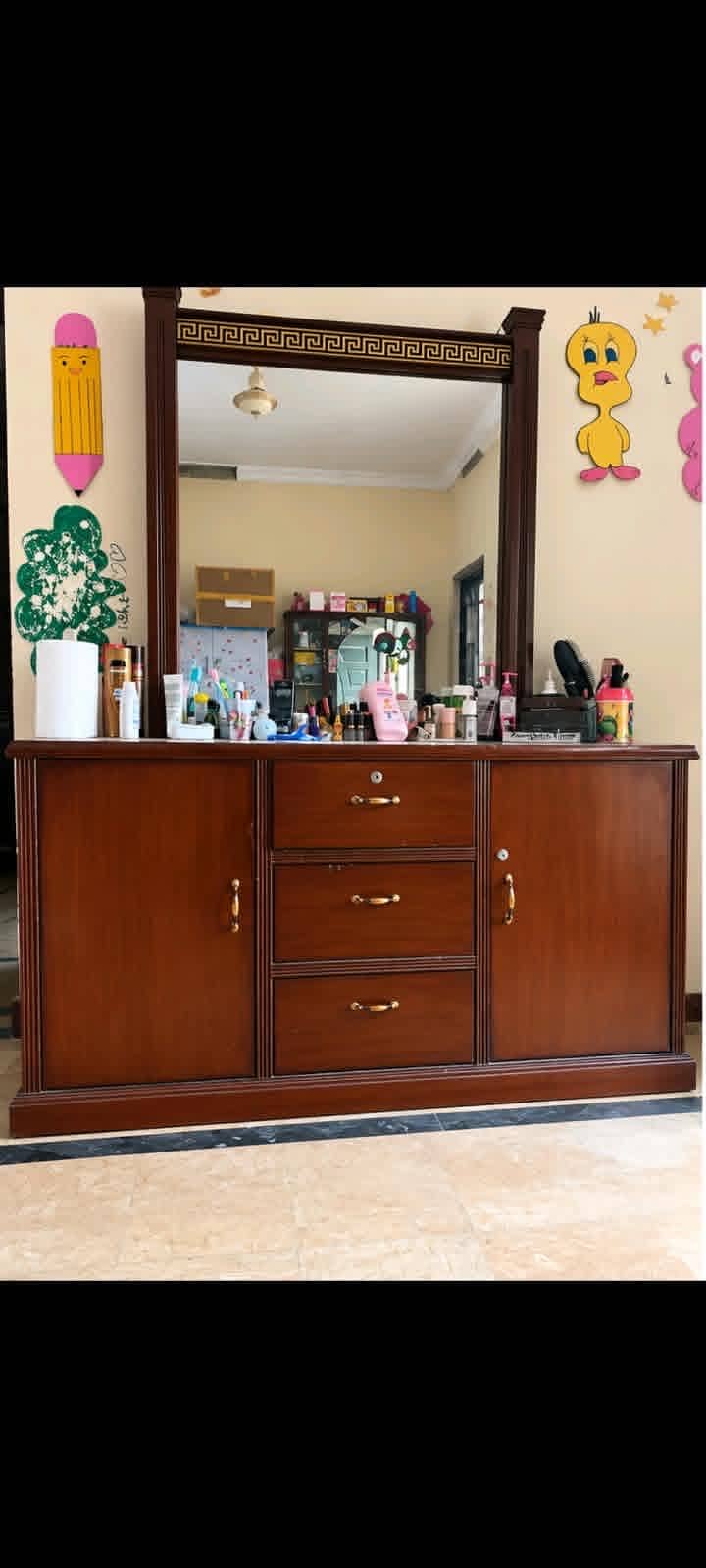 Dressing Table & Divider 2