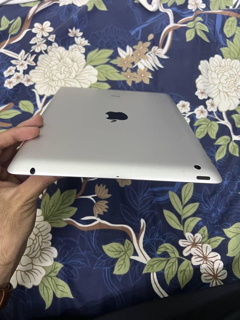 Apple iPad 3rd Generation 4