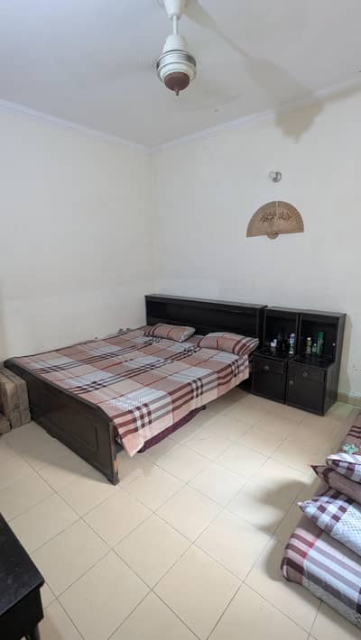King Sized Bed with 2 side Tables
