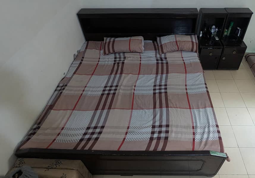 King Sized Bed with 2 side Tables 1