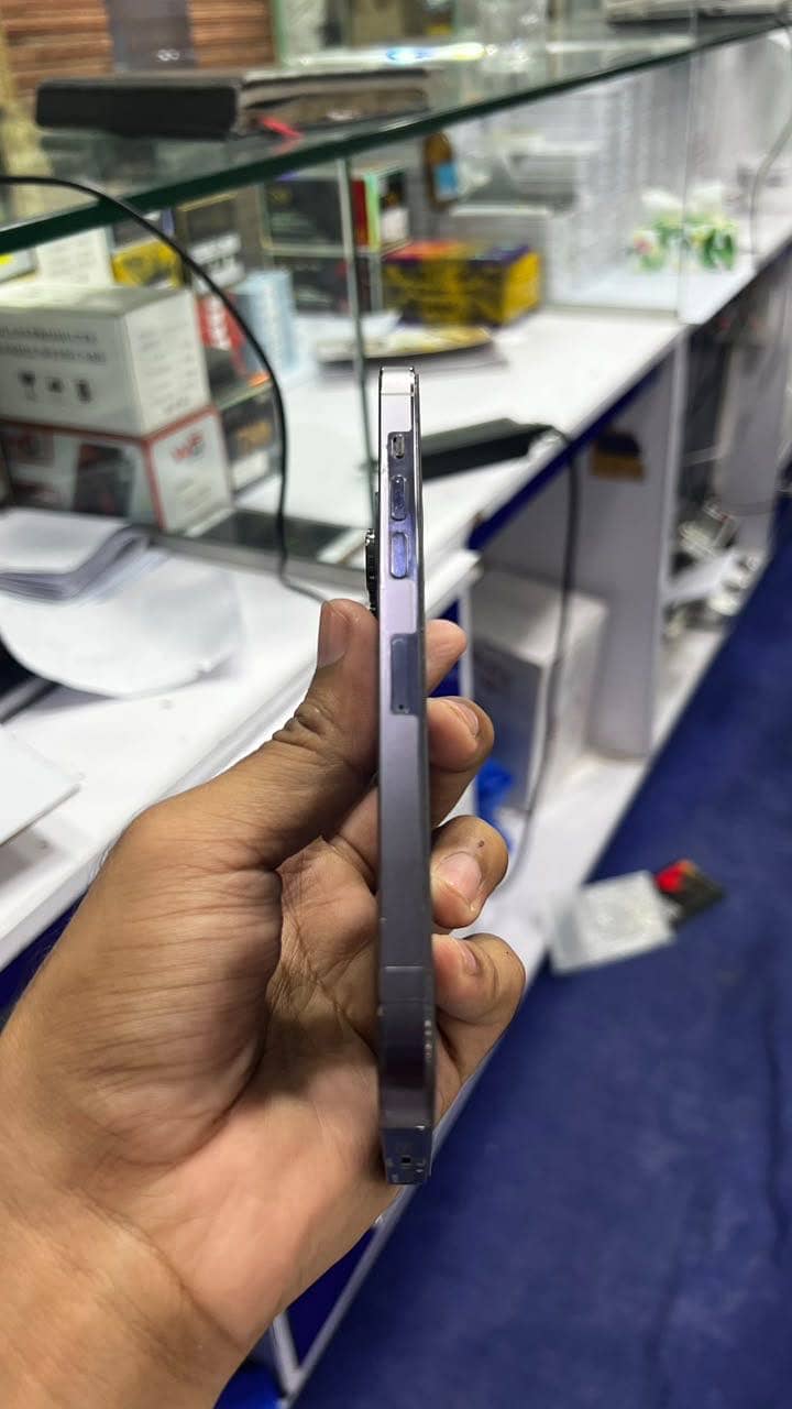 Apple iPhone 14 Pro Max 1