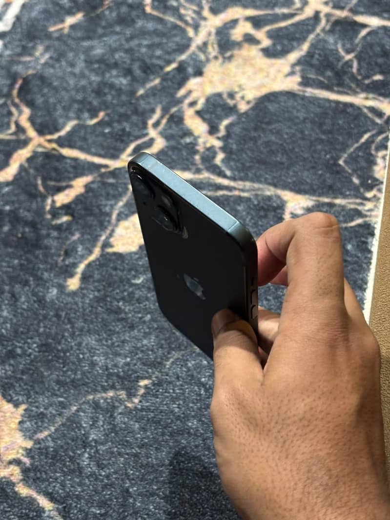 Apple iPhone 13 1