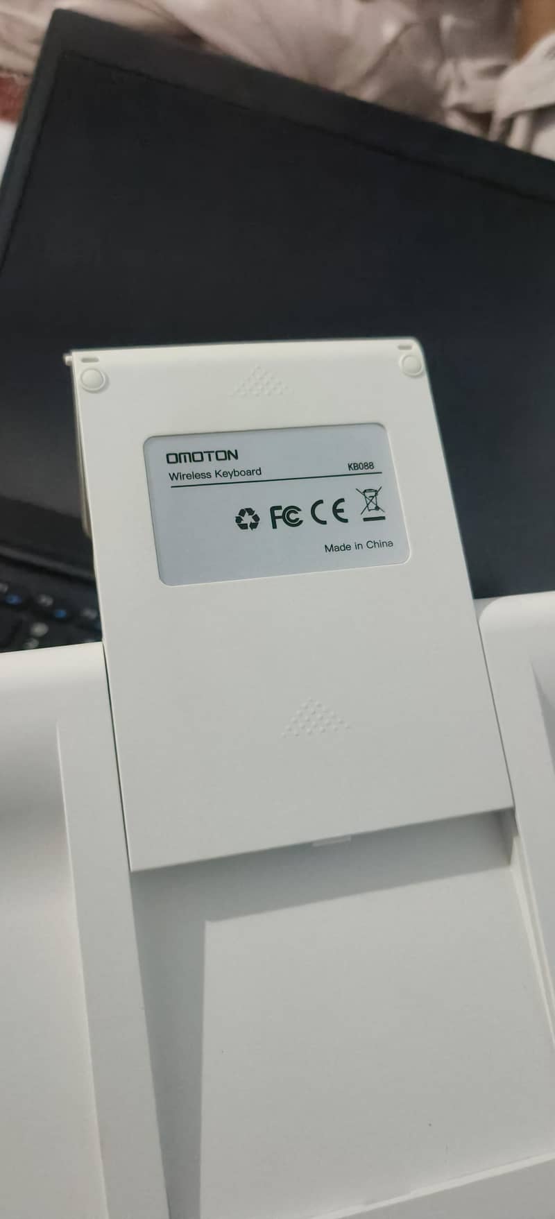 OMOTON Wireless Keyboard & Mouse Combo 4