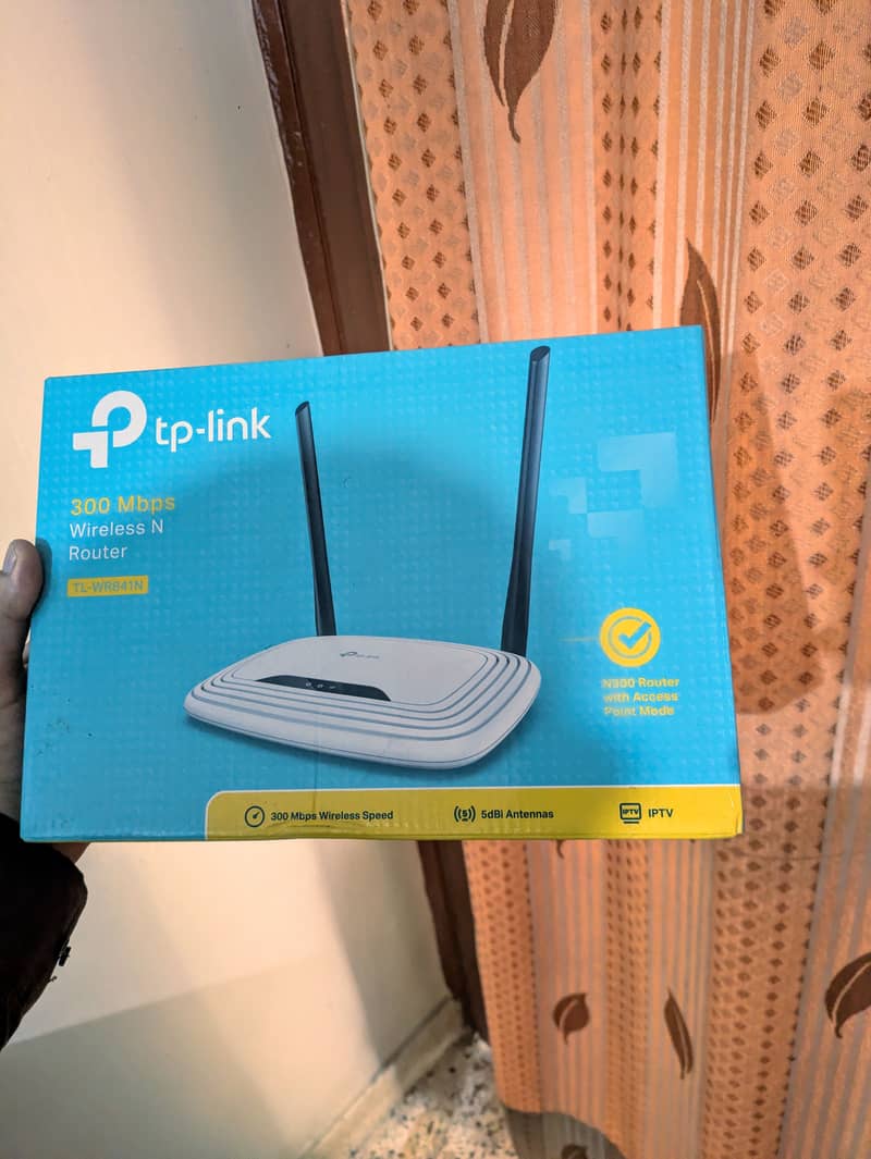TP-Link 300Mbps & Cat-6 Cable 0