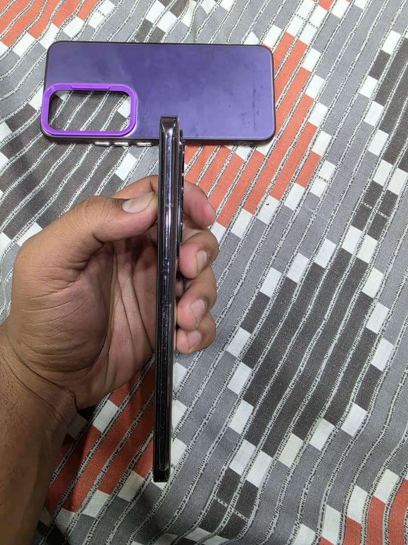 OPPO Reno12 1