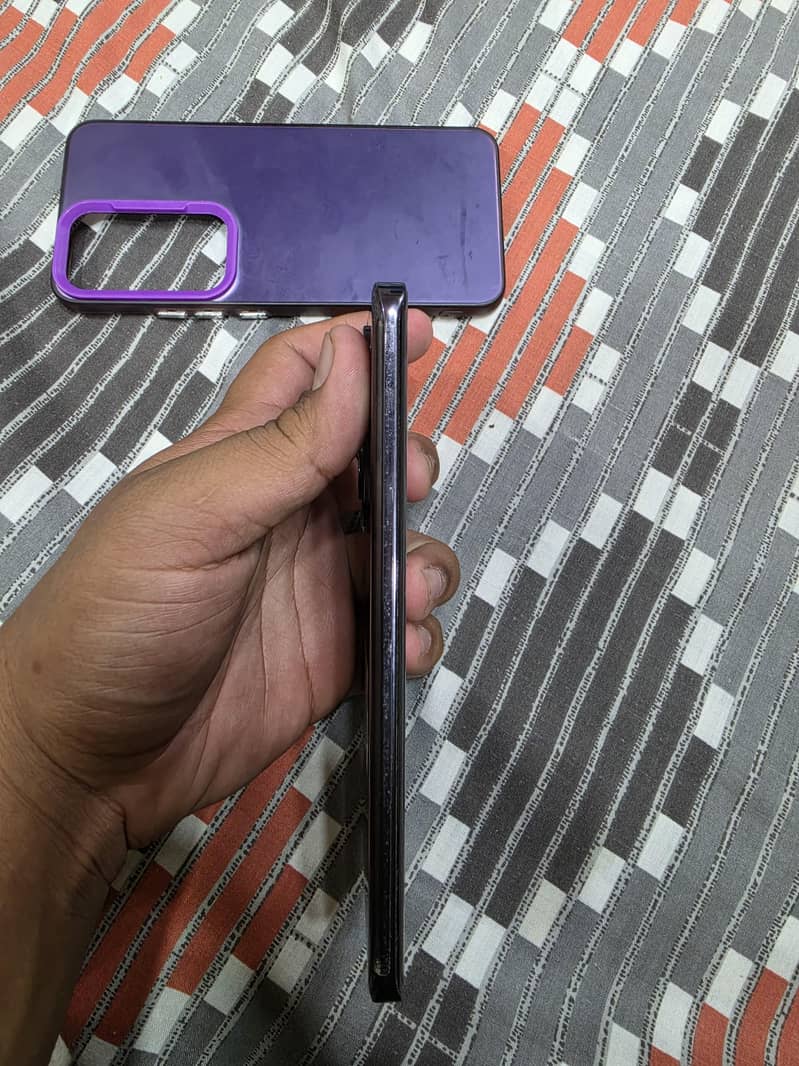 OPPO Reno12 3