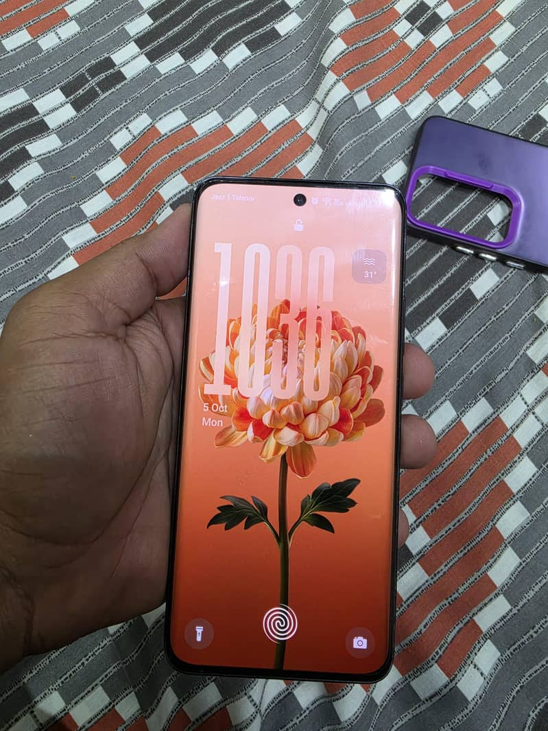 OPPO Reno12 6