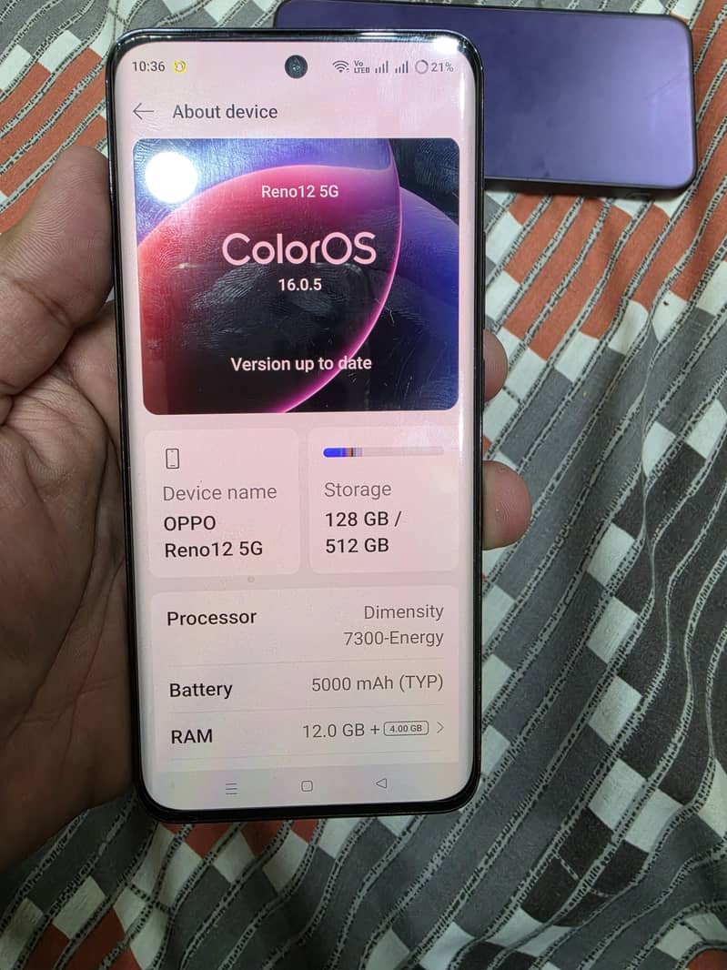 OPPO Reno12 7