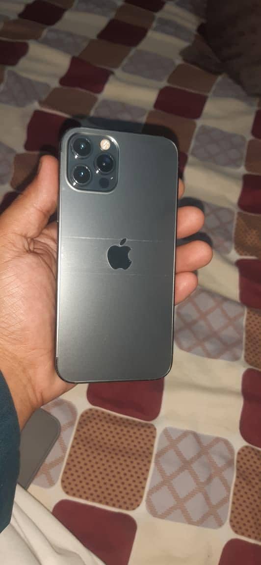Apple iPhone 12 Pro 4