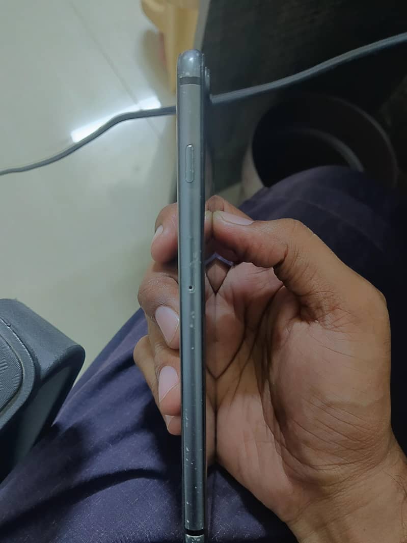 Apple iPhone 8 Plus 3
