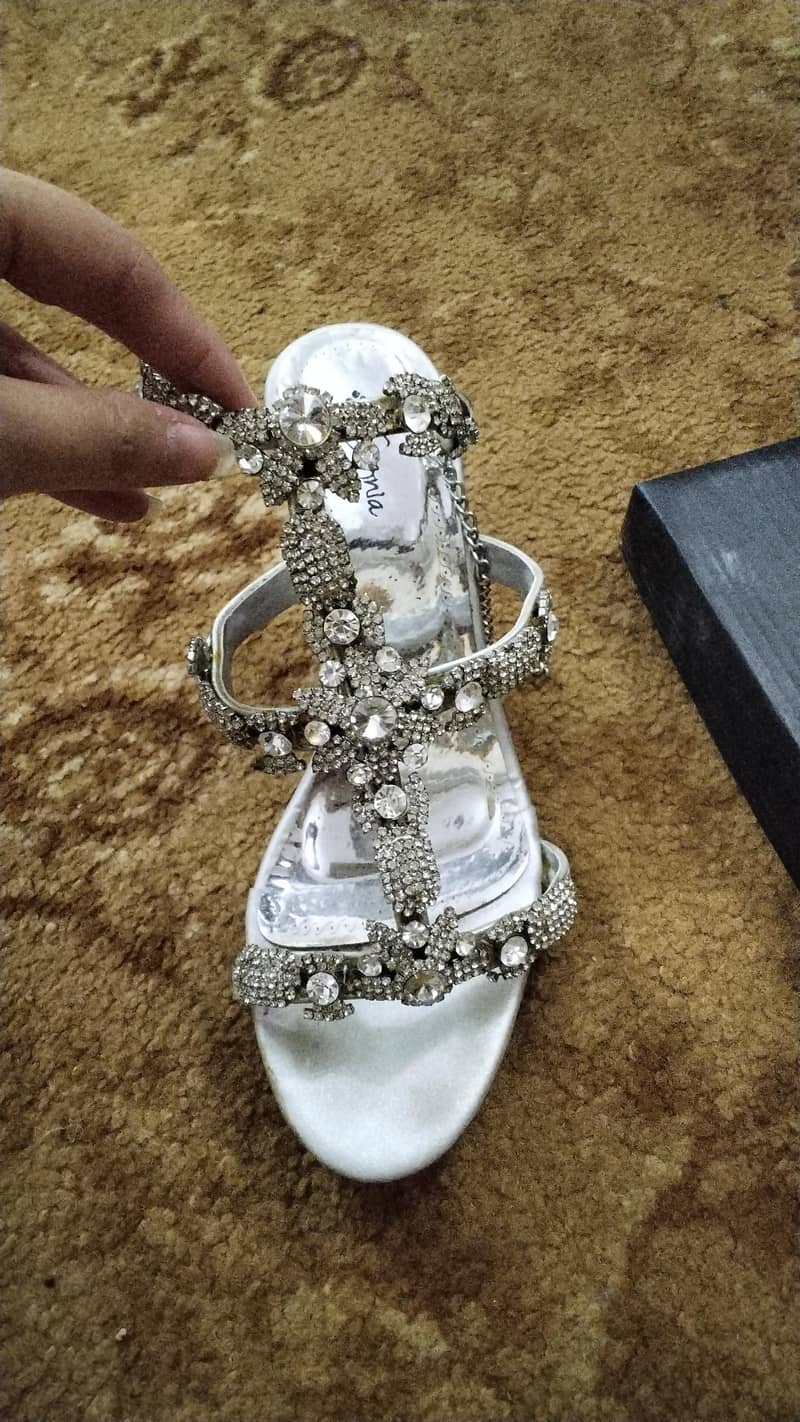 beautiful silver heals 0