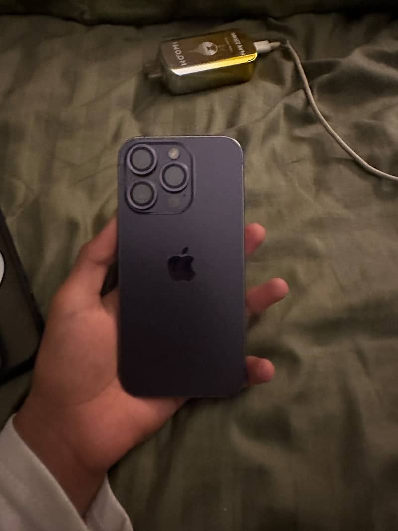 Apple iPhone 14 Pro 0