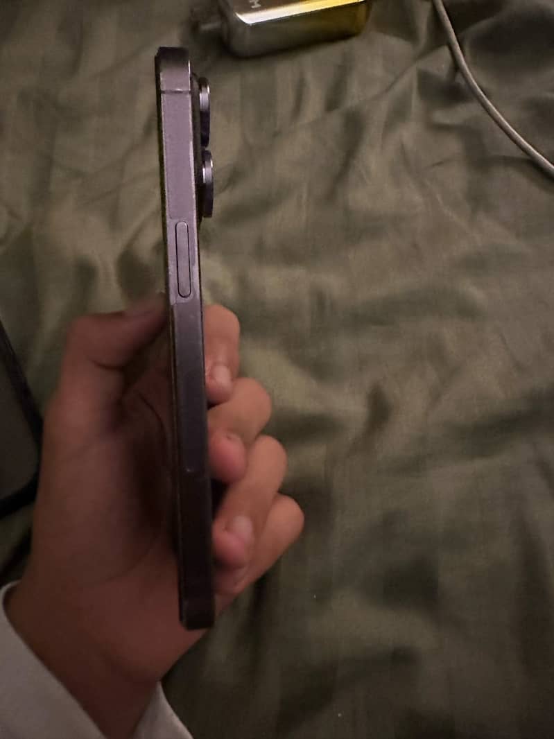 Apple iPhone 14 Pro 2