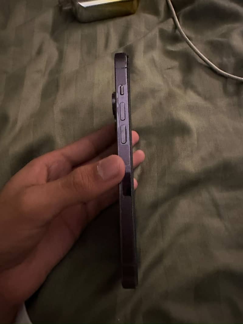 Apple iPhone 14 Pro 3