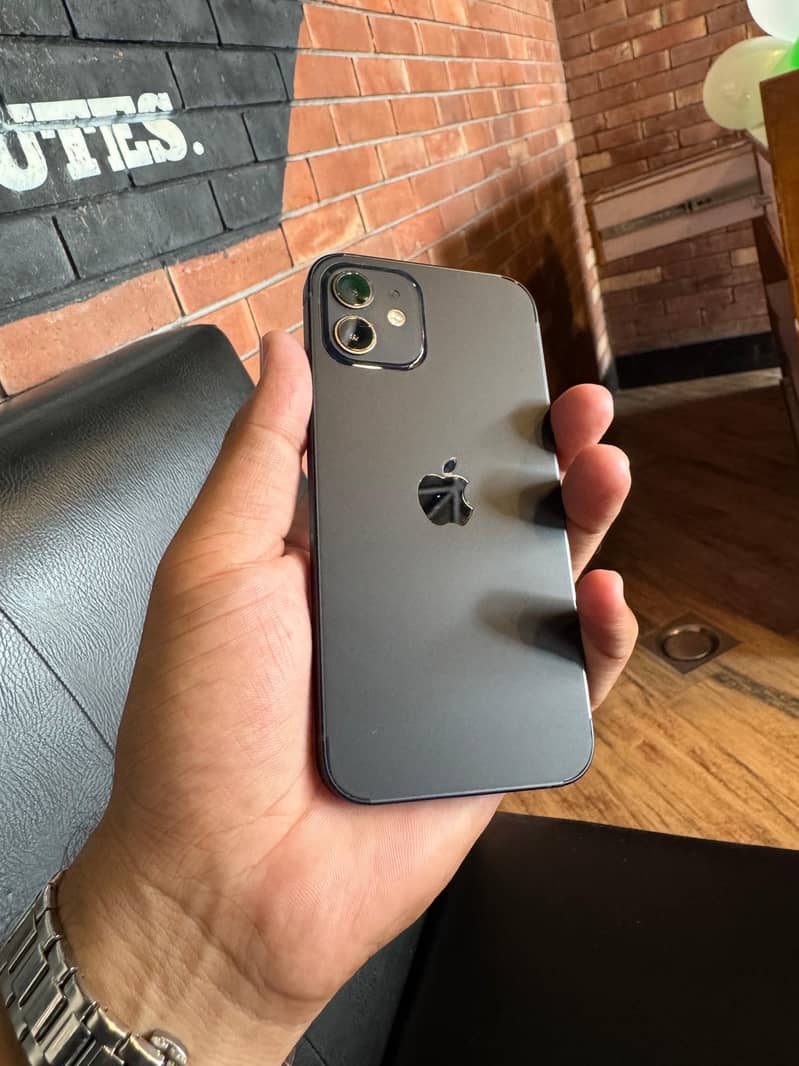Apple iPhone 12 1