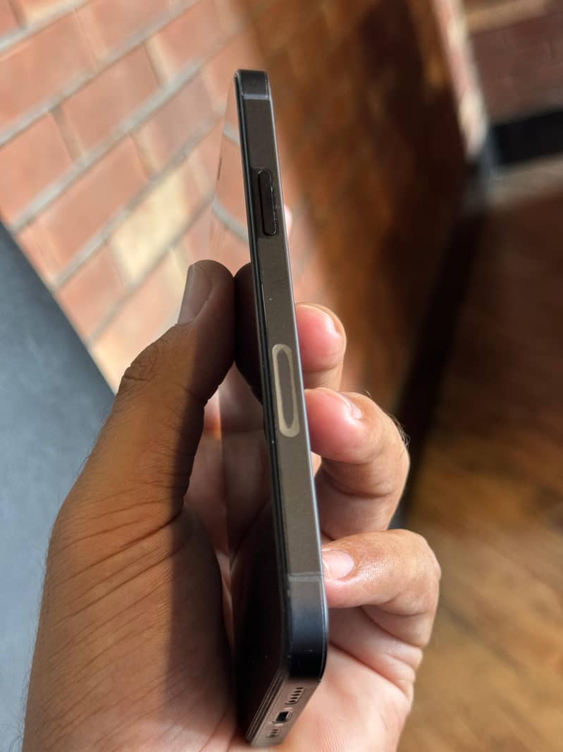 Apple iPhone 12 3