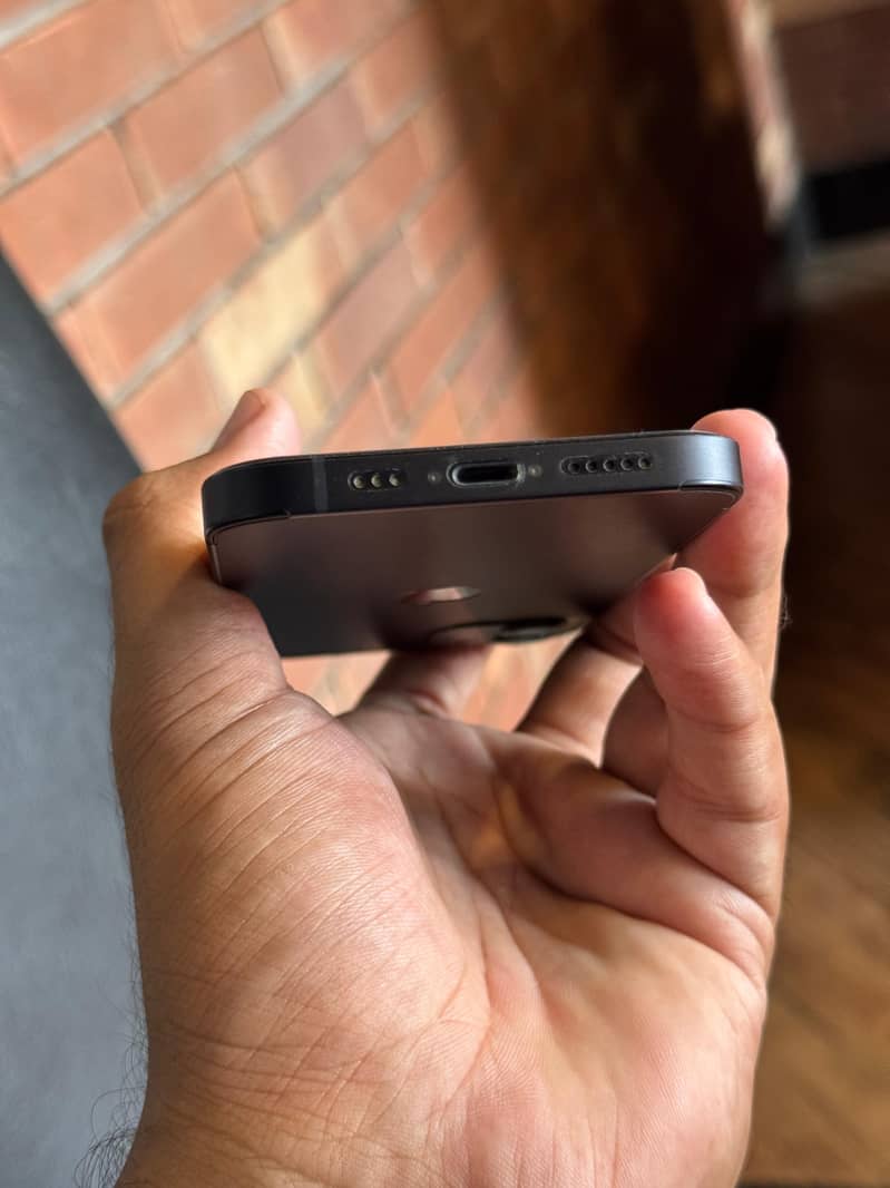 Apple iPhone 12 5