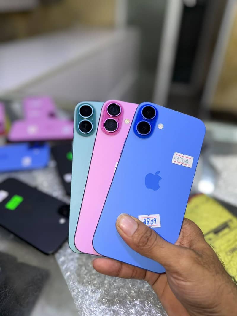 Apple iPhone 16 Plus 0